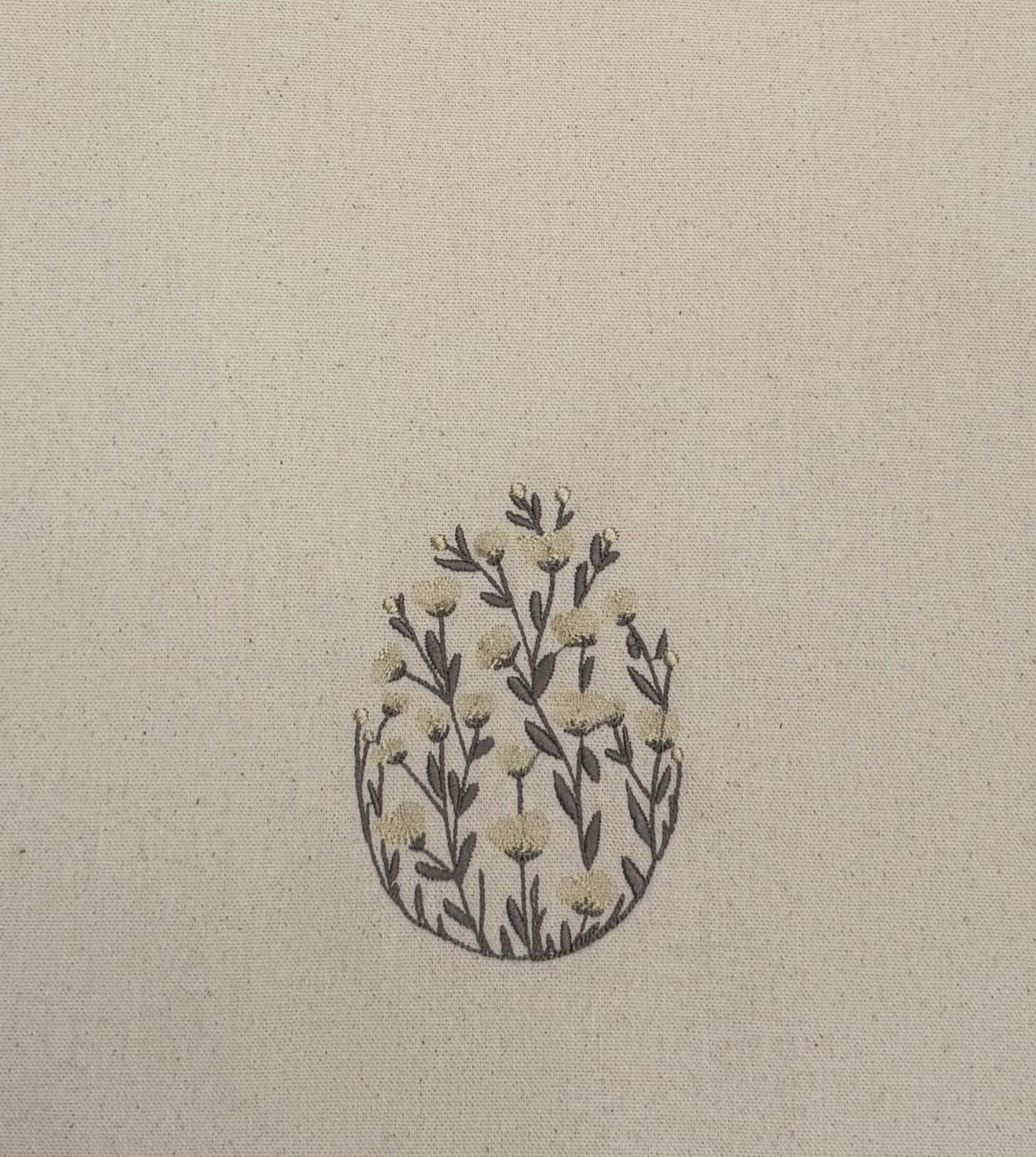 Stoffbeutel mit Blumenstickerei im Vintage-Design 