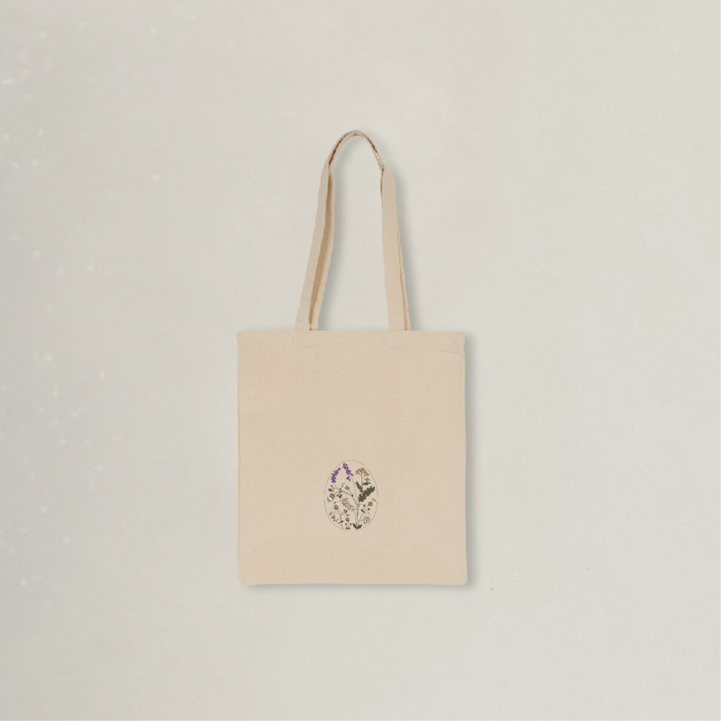 Stoffbeutel mit Blumenstickerei im Wildblumen-Design natur