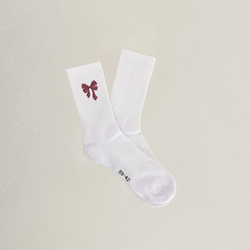 Bestickte Socken mit Schleife in rosa 