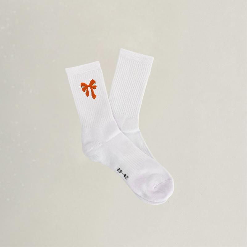 Bestickte Socken mit Schleife in orange 